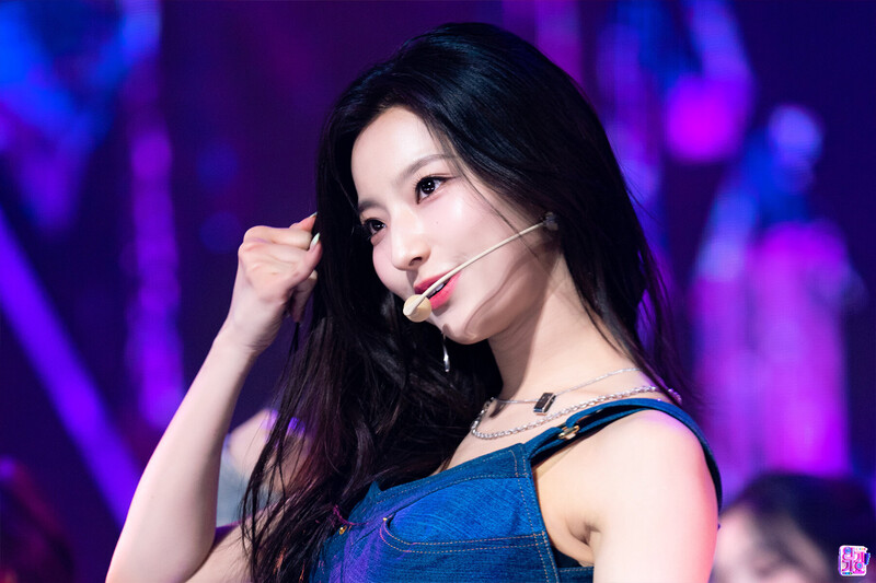 230618 fromis_9 Saerom - '#menow' at Inkigayo documents 2