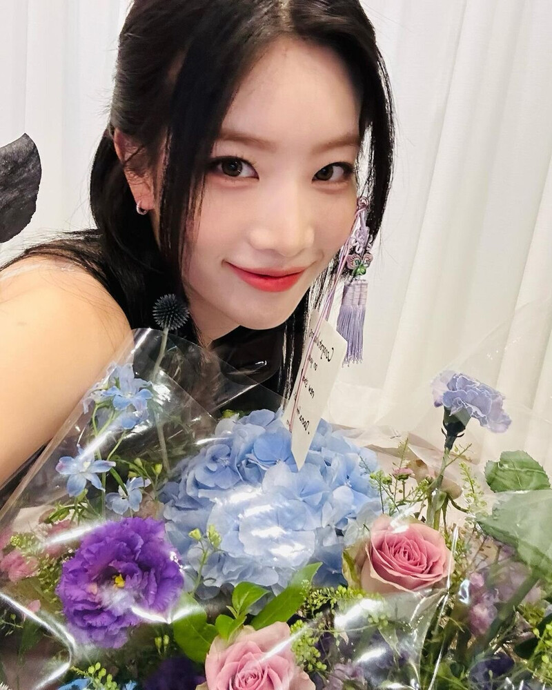 230623 ARTMS Kim Lip Instagram Update documents 3