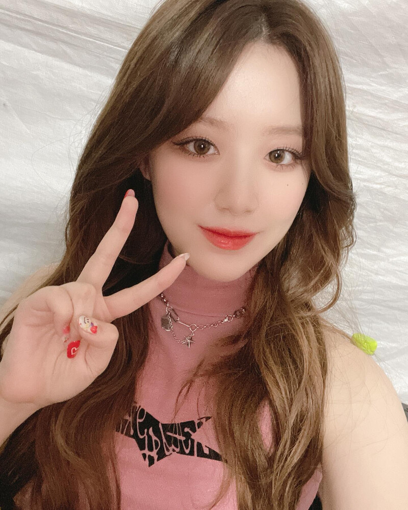 230713 - (G)I-DLE SHUHUA Instagram Update documents 2