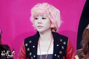 130103 Girls' Generation Sunny at Mnet Wide