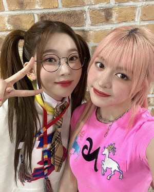 230402 NMIXX Instagram Update - Lily & Tsuki