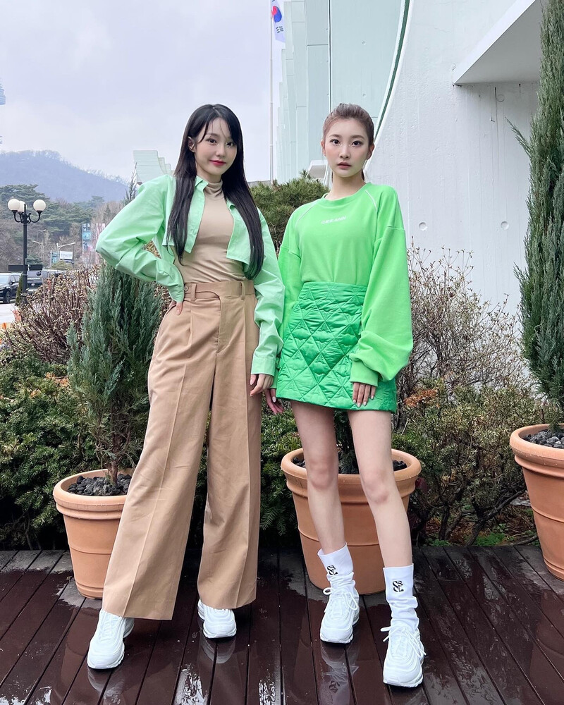 220331 220401 WOOAH sns update with NANA & MINSEO - Runway Models Debut at 2022 Seoul Fashion Week "ILYYLM: The Snow Queen" for JARRET brand - CEEANN CBCL F/W Collection documents 2