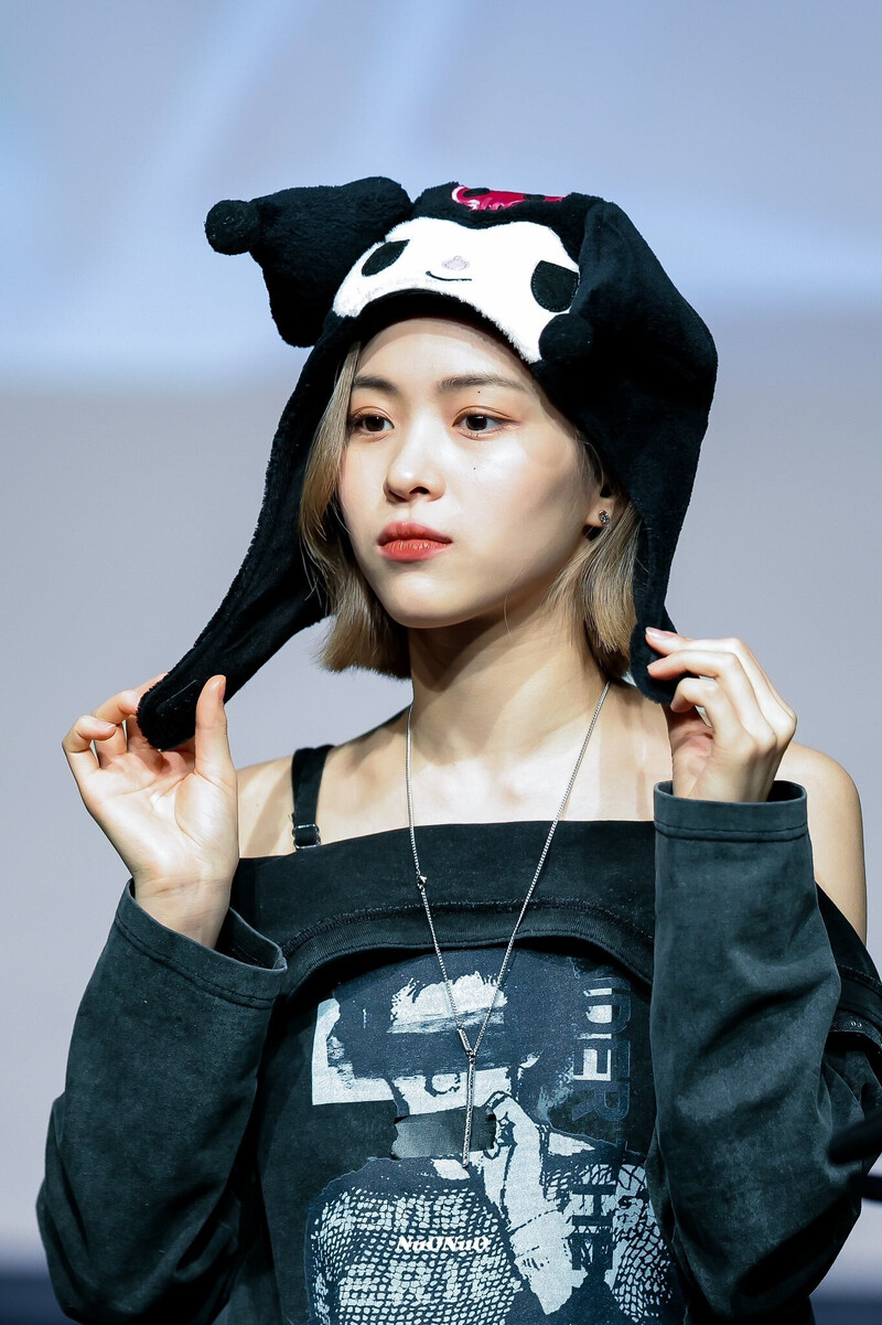 221226 ITZY Ryujin documents 5