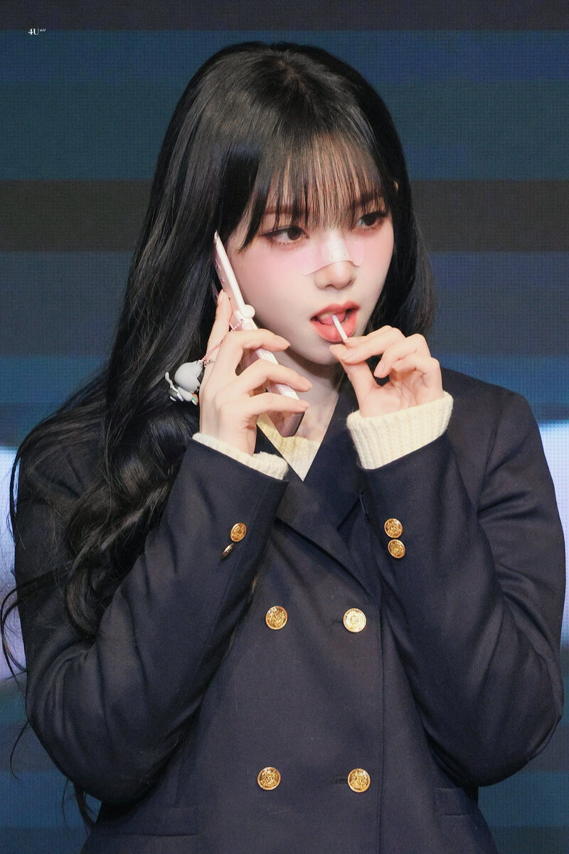 231205 Karina at Fansign Event documents 1