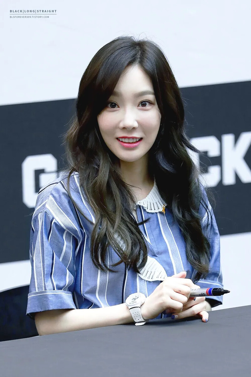 Taeyeon1057.jpg