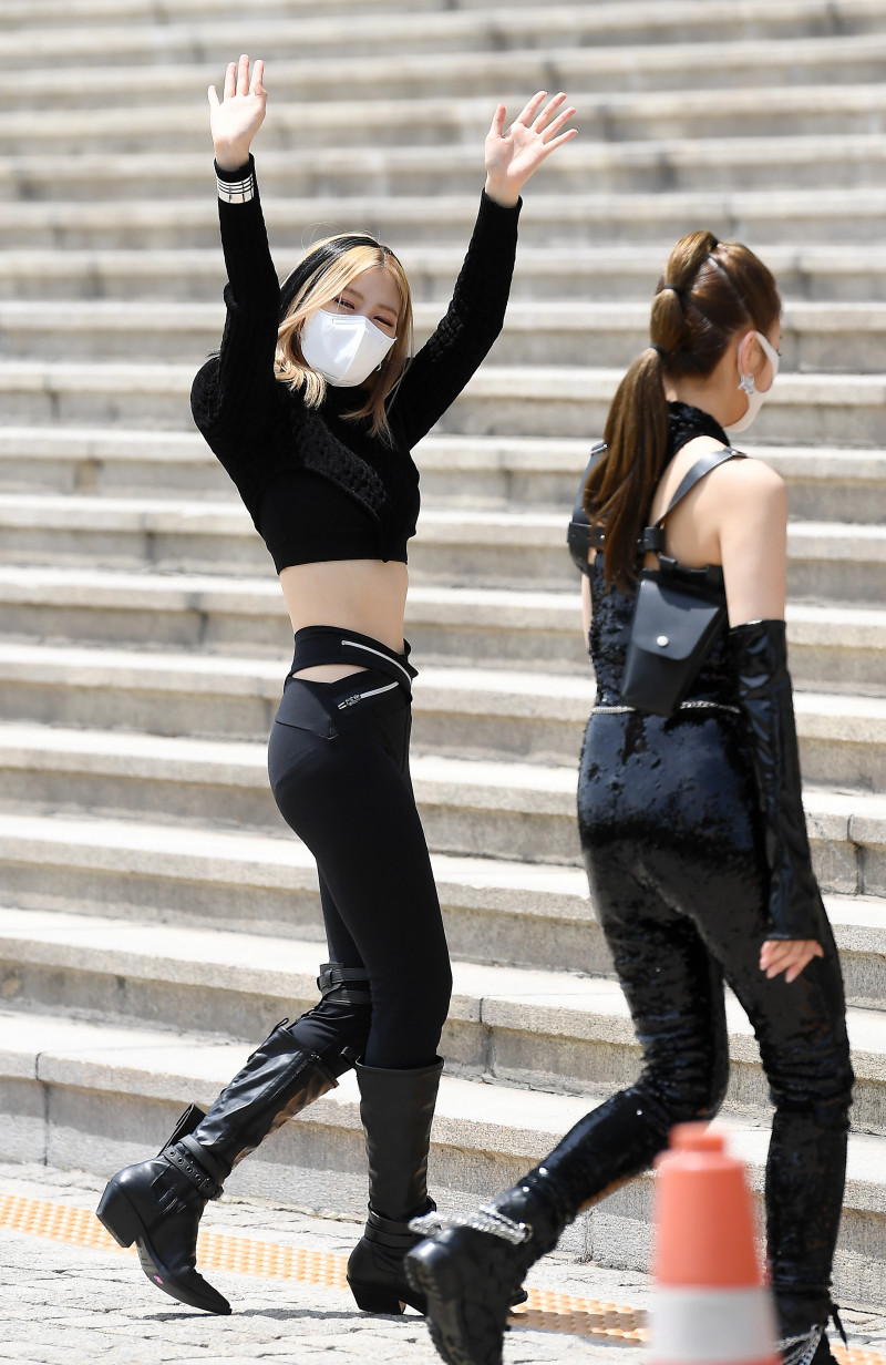 210512 ITZY Ryujin - On the way to Show Champion documents 1