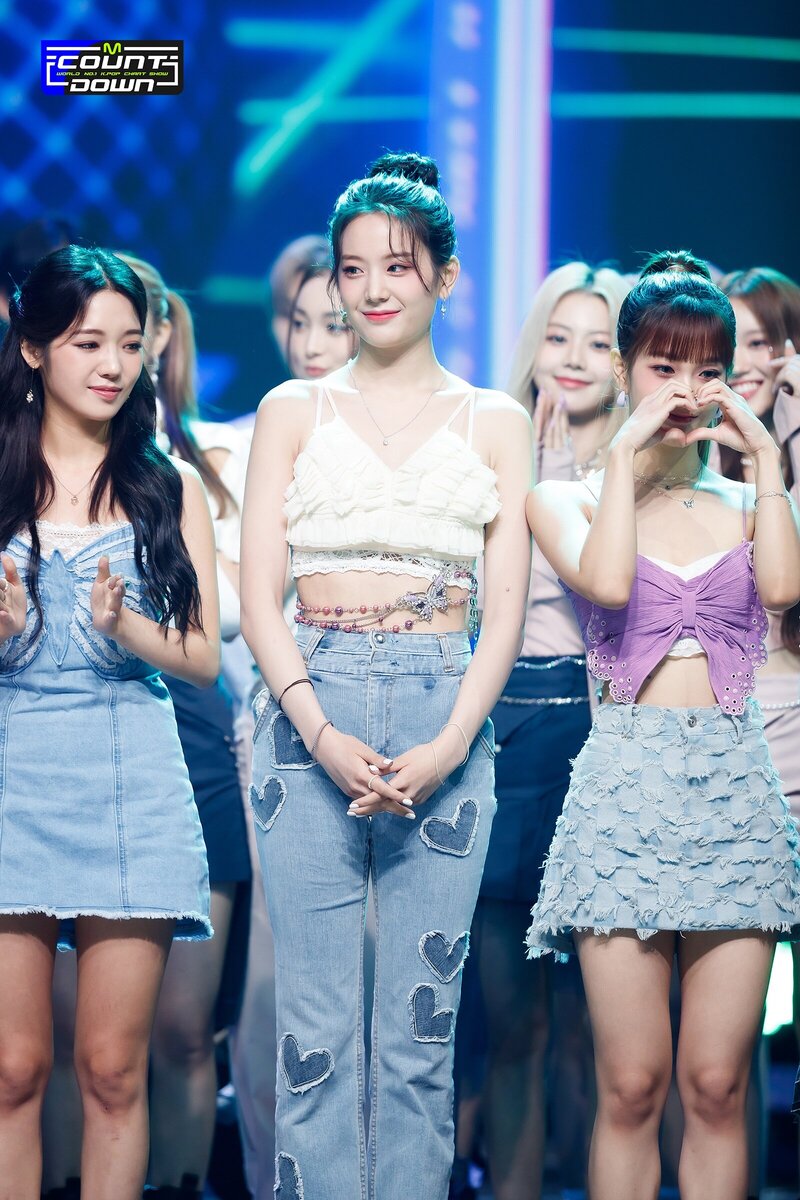 220707 fromis_9 'Stay This Way' at M Countdown documents 15
