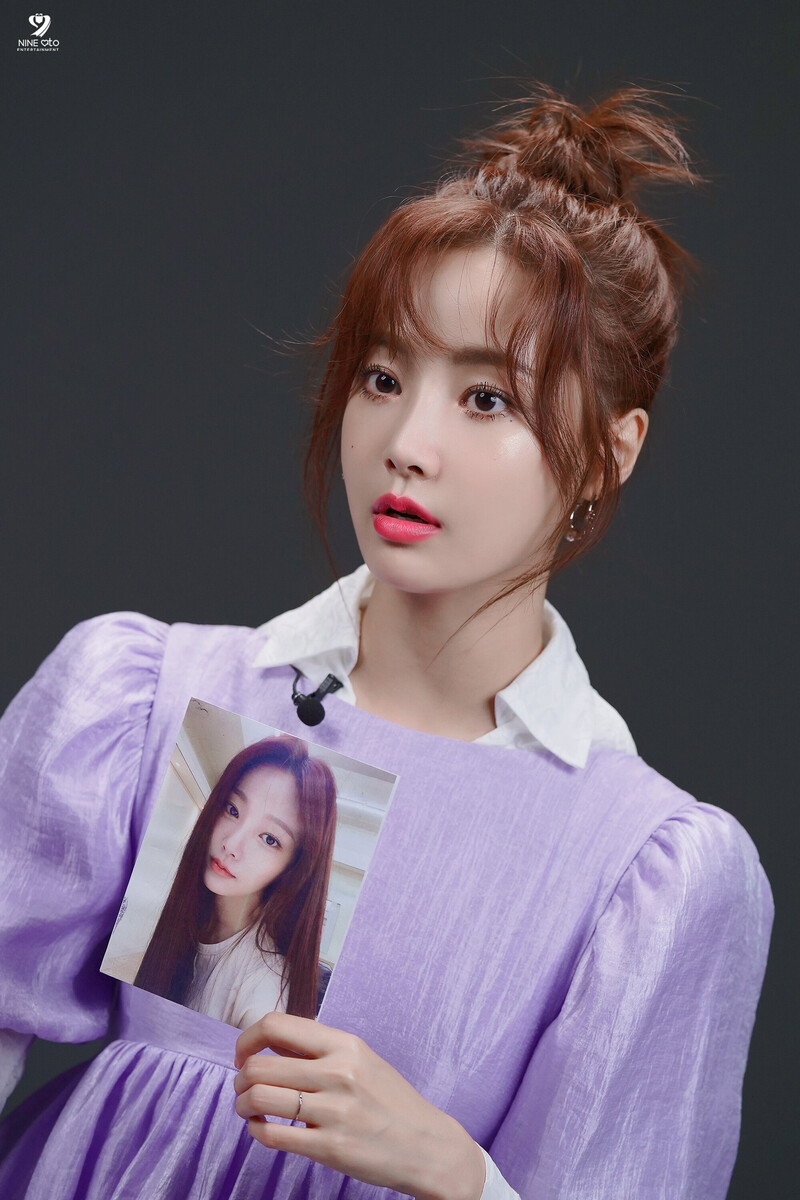 220812 9ato Naver Post - Yeonwoo - Singles Magazine Photoshoot Behind documents 10