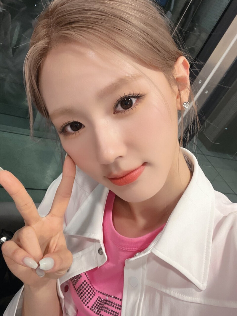 220502 (G)I-DLE Twitter Update Miyeon documents 3