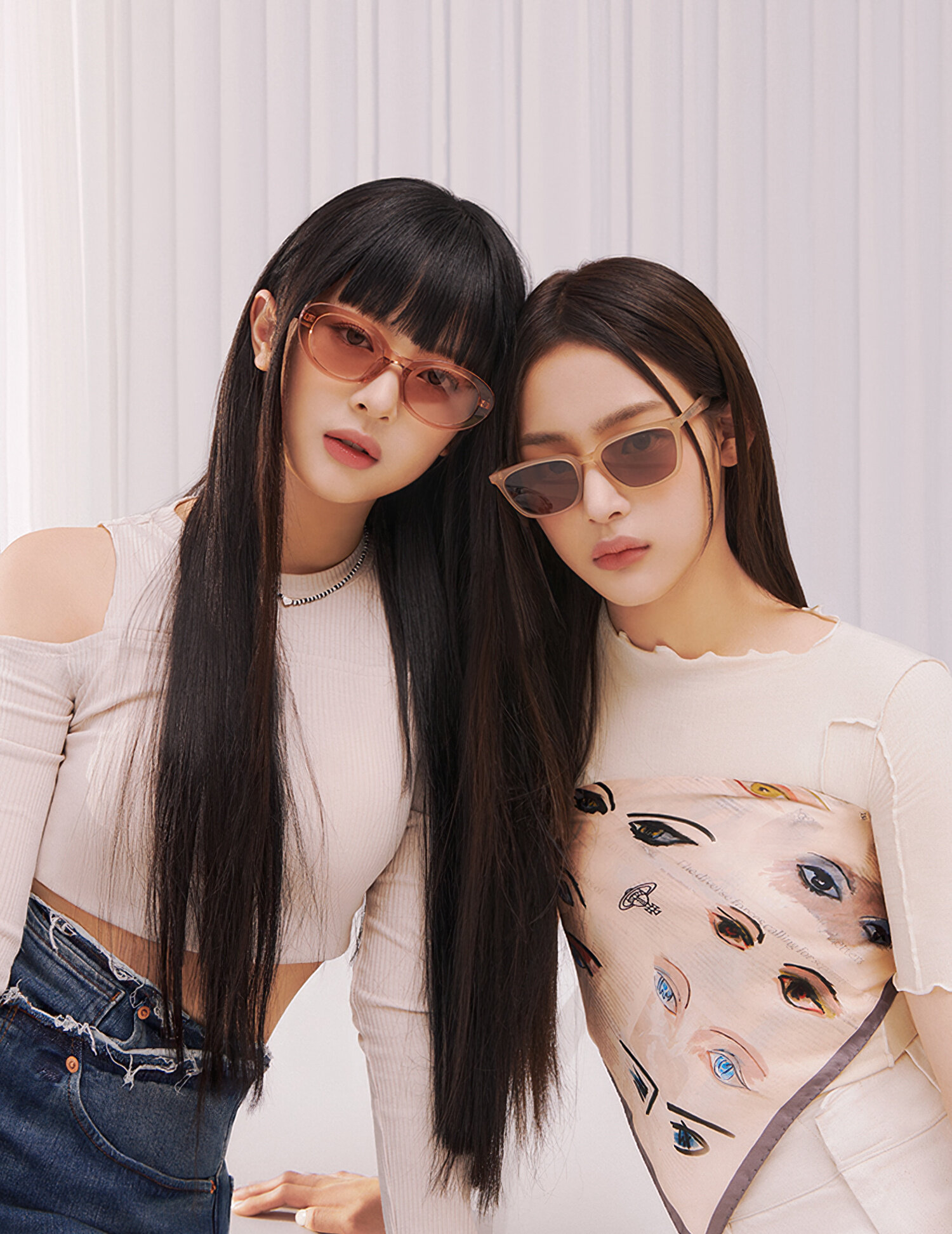 https://kpopping.com/documents/7e/3/NewJeans-for-CARIN-Sunglasses-2023-SS-Collection-documents-4.jpeg?v=f6a94