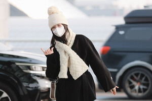 241202 YUQI at Incheon Airport