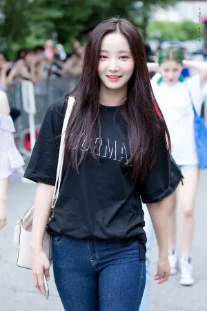 180706 MOMOLAND Yeonwoo