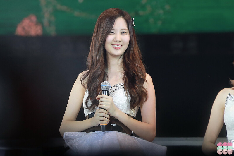 131109-131110 Girls' Generation Seohyun at Girls & Peace in Hong Kong documents 7