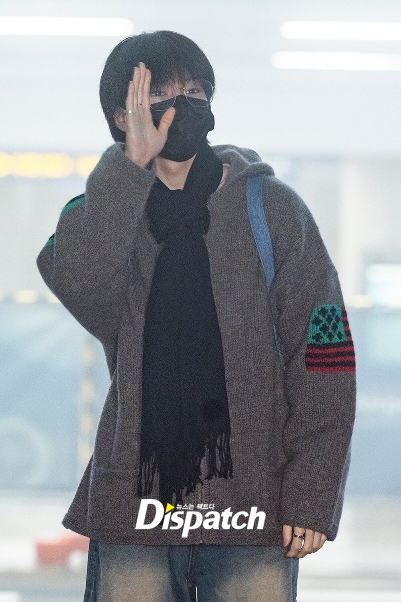 230201 Stray Kids I.N at Incheon International Airport documents 5