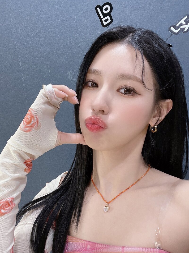 230223 (G)I-DLE Twitter Update - Miyeon | kpopping