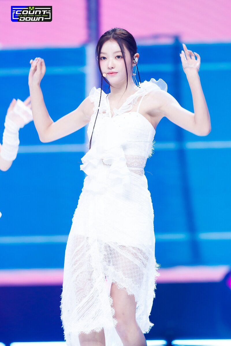 230803 OH MY GIRL YooA - 'Summer Comes' at M COUNTDOWN documents 14