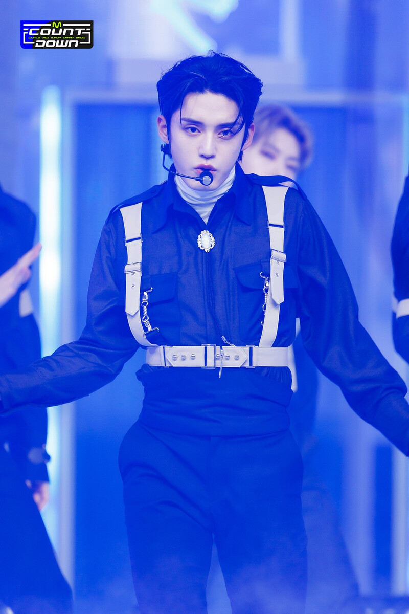 231109 ZEROBASEONE Jiwoong - "Crush" and "Melting Point" at M Countdown documents 5