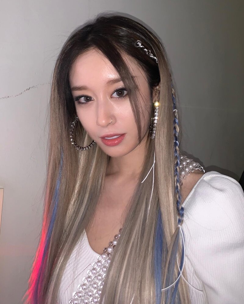 211112 T-ara Jiyeon Instagram Update documents 2