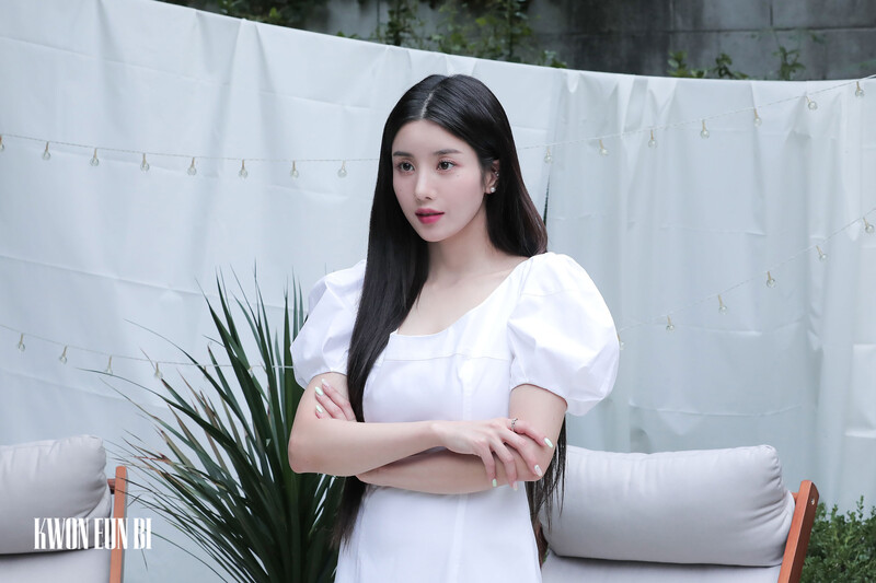 211222 Woollim Naver Post - Kwon Eunbi 2022 Season's Greetings Behind documents 26