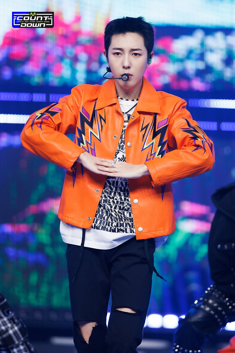 April 7, 2022 RENJUN- 'GLITCH MODE' at M COUNTDOWN documents 7