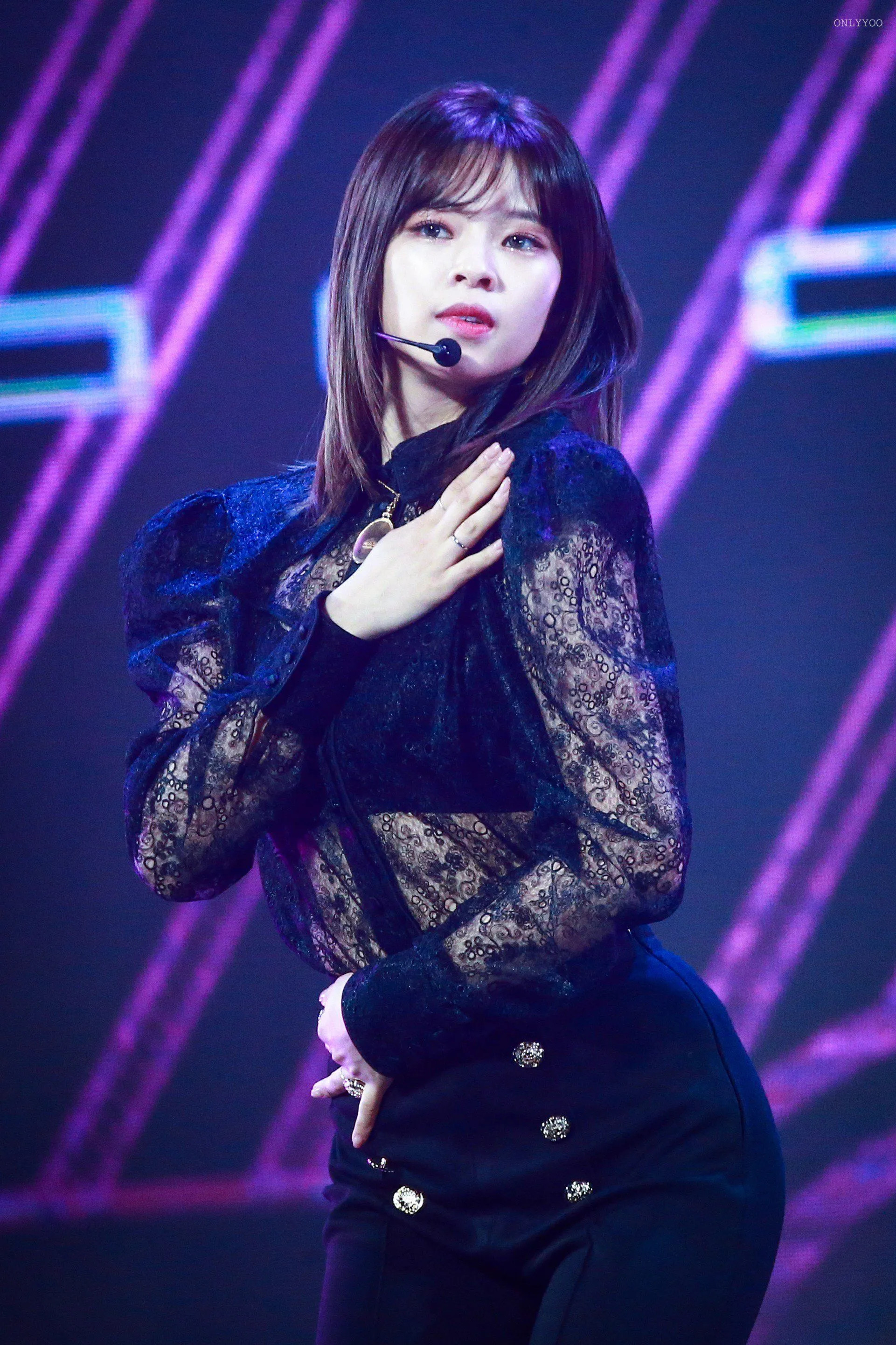 January 6, 2019 TWICE Jeongyeon at The 33rd Golden Disc Awards | Kpopping