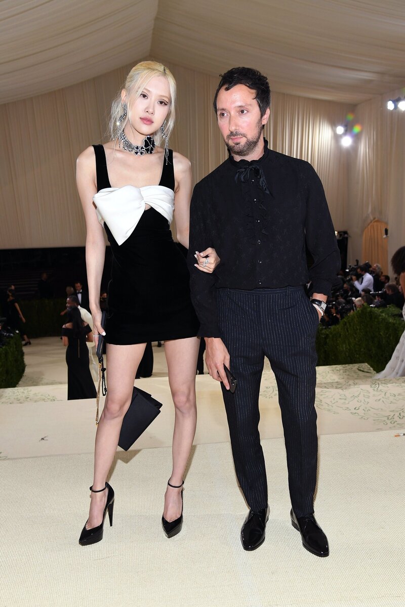 210914 ROSÉ for Yves Saint Laurent & Tiffany & Co. at the 2021 Met Gala with Anthony Vaccarello documents 8