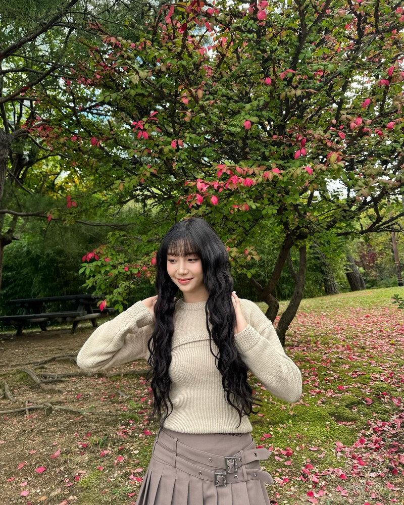 241019 STAYC Sumin Instagram Update documents 4