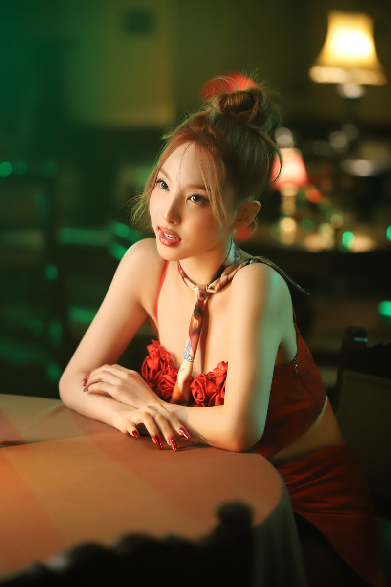 NAYEON 'ABCD' MV - Behind the Scenes documents 12