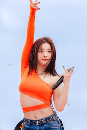 241019 fromis_9 Saerom - Jung Kwan Jang Walking Festival