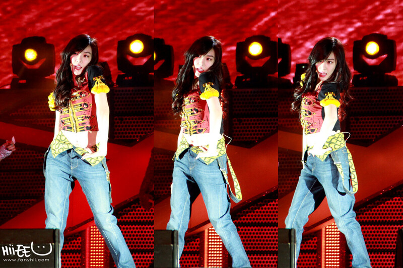 131019 Girls' Generation Tiffany at SMTOWN Concert in Beijing documents 3