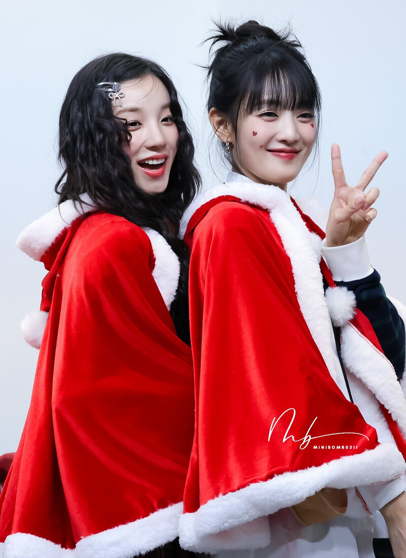 241222 (G)I-DLE Minnie & Yuqi -  at Everline Fansign event documents 2