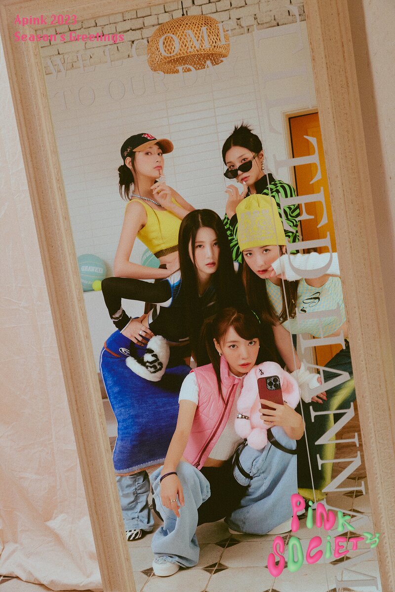 APINK Season’s Greetings 2023 [PiNK SOCiETY] Concept Photo documents 2