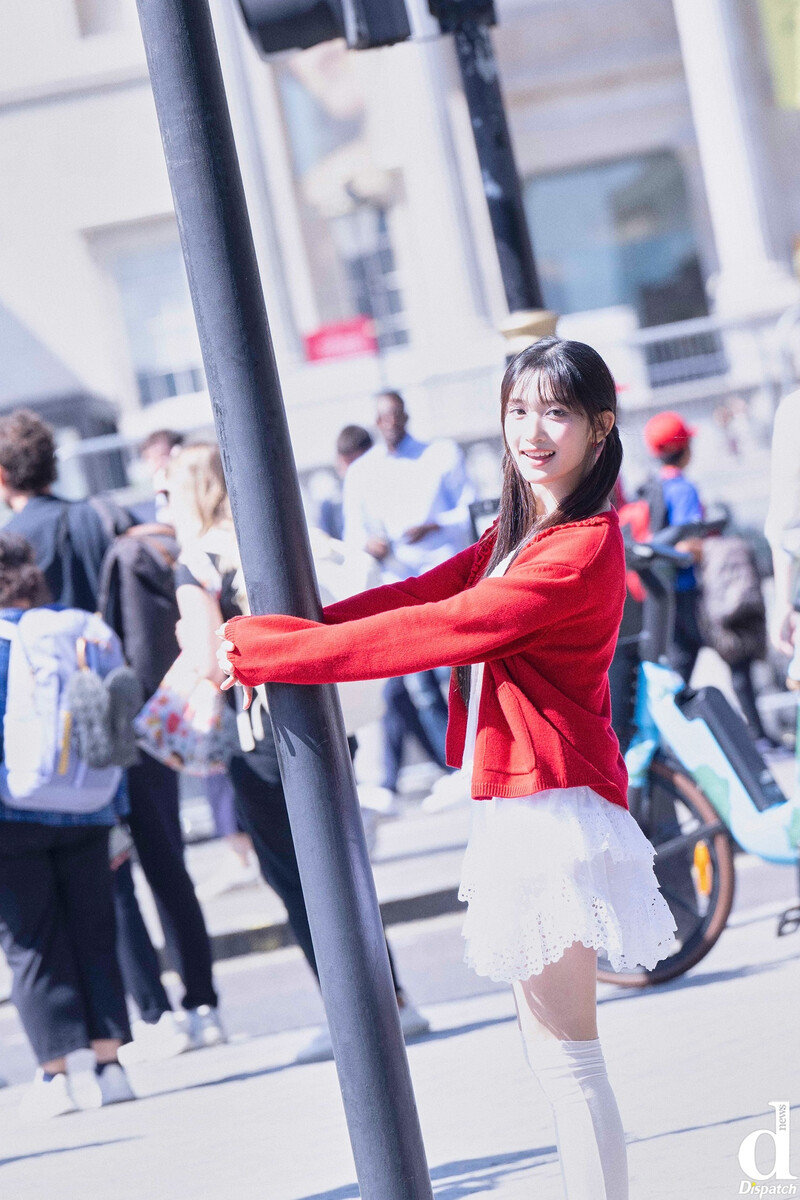 IVE's Gaeul & Leeseo - [NAVER X DISPATCH] Dicon Photoshoot in London documents 11