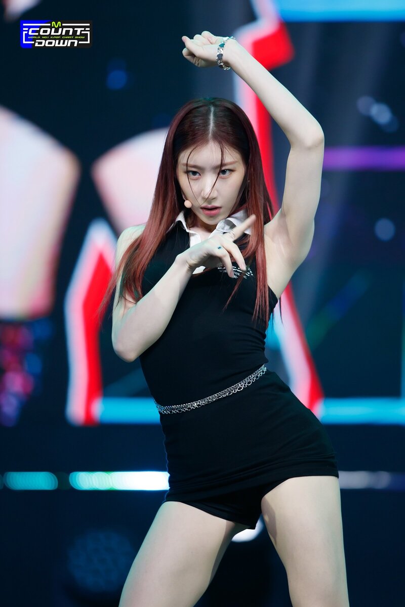 211014 ITZY - 'SWIPE' at M Countdown documents 18