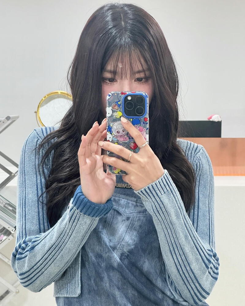 241017 Kwon Eunbi Instagram Update documents 7