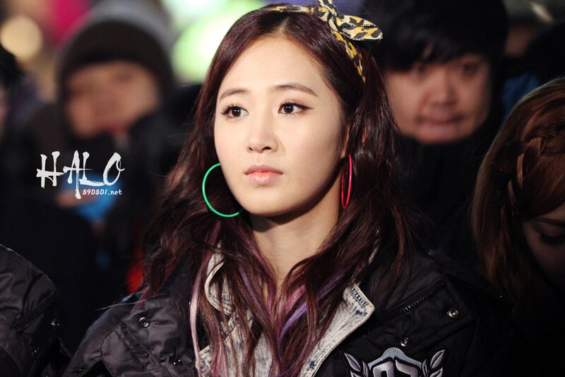 130111 Girls' Generation Jessica and Yuri at Guerilla Date documents 3