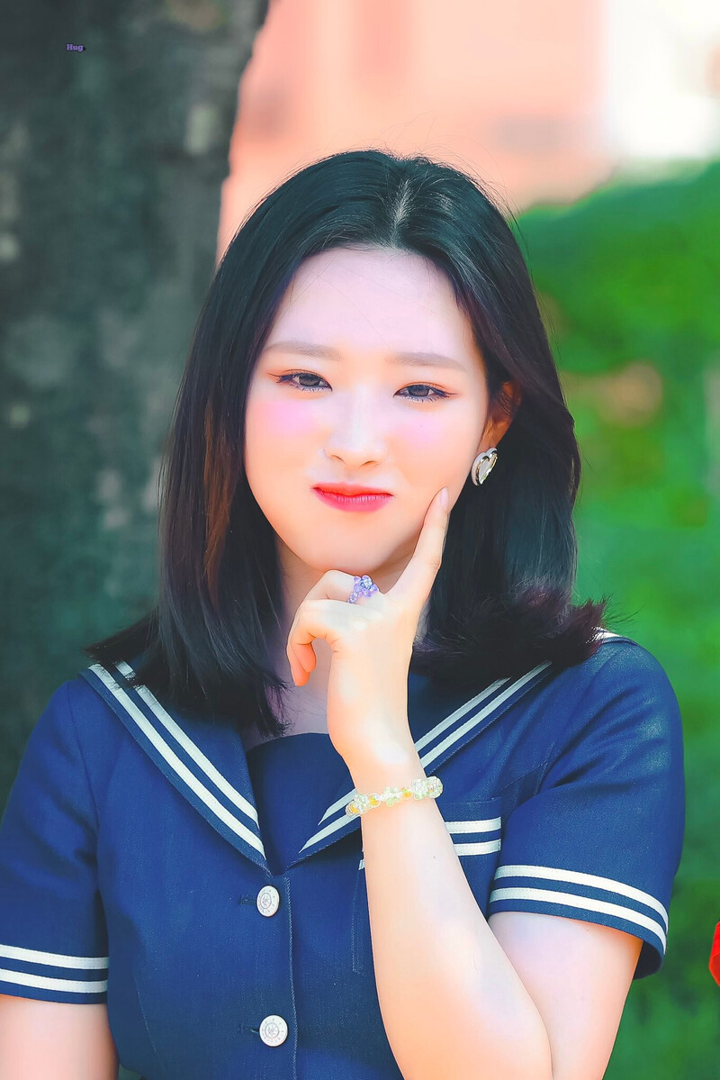 220703 LOONA Olivia Hye documents 11