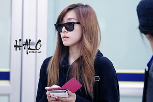 121003 Girls' Generation Tiffany at Gimpo Airport