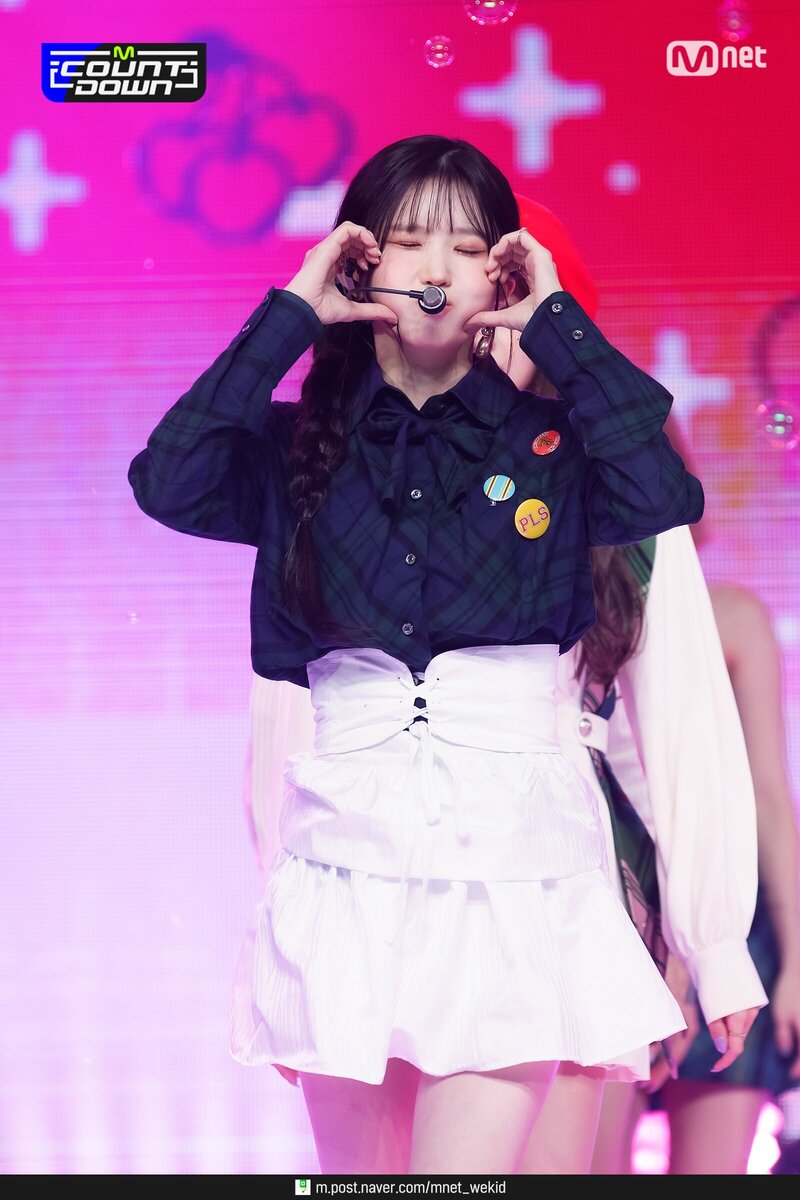 210909 fromis_9 - 'Talk & Talk' at M Countdown documents 15