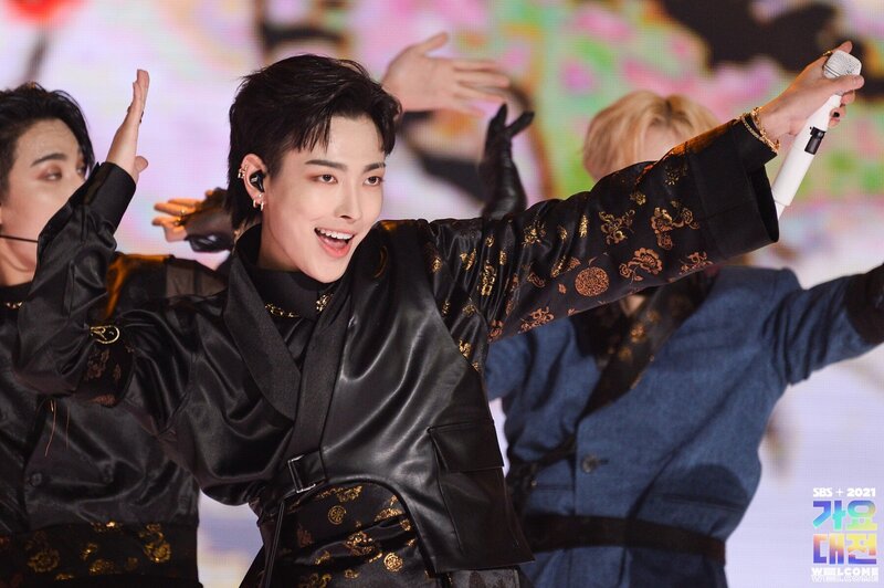 211225 - Ateez The Real Performance at 2021 SBS Gayo Daejeon Behind Photos documents 8