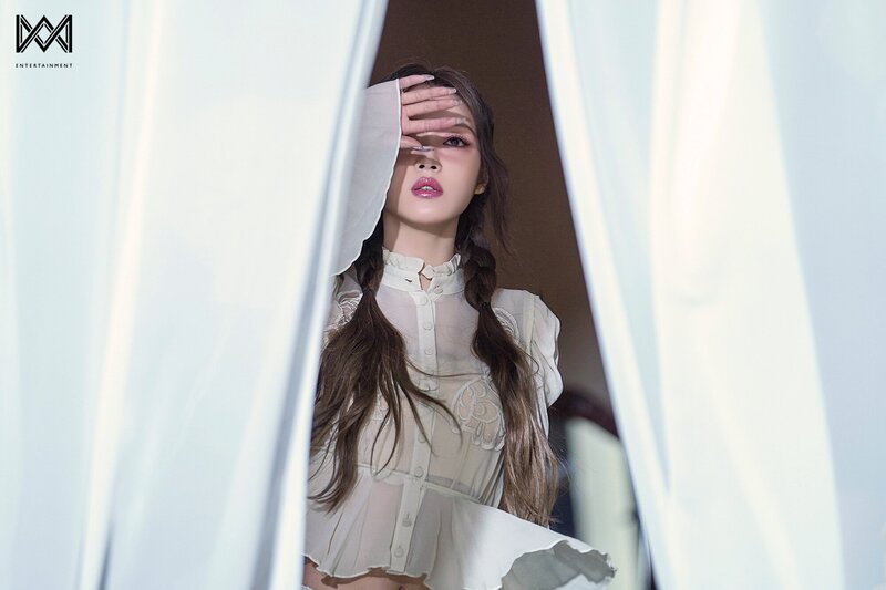 240319 WM Naver Post - OH MY GIRL YooA - 'Rooftop' MV Behind documents 24