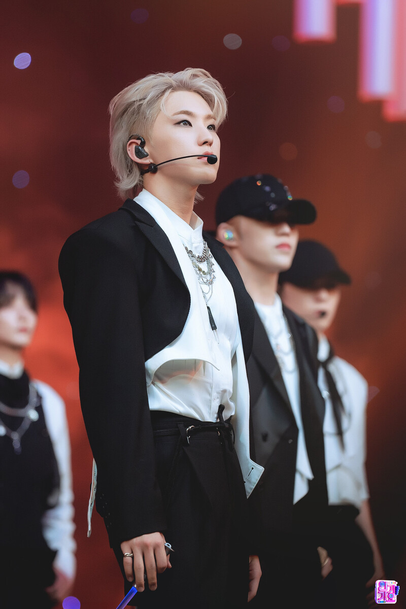 240505 SEVENTEEN Hoshi - 'MAESTRO' at Inkigayo documents 2