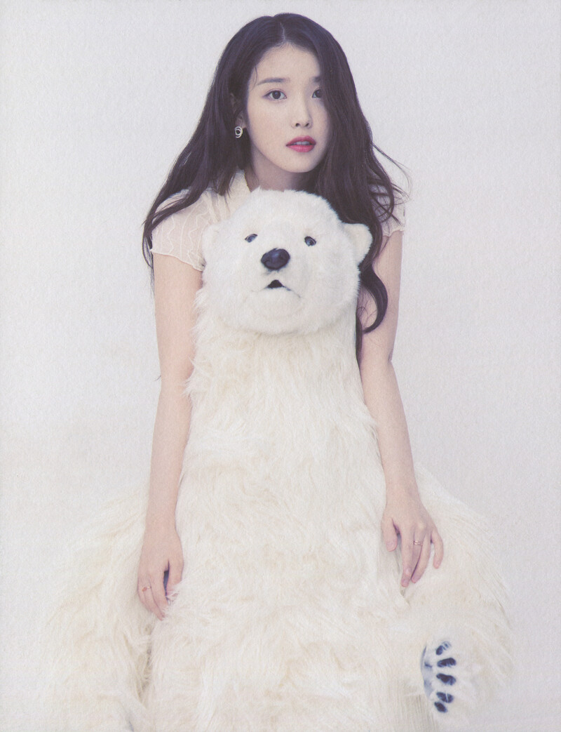 IU 2022 Season's Greetings (Scans) documents 4