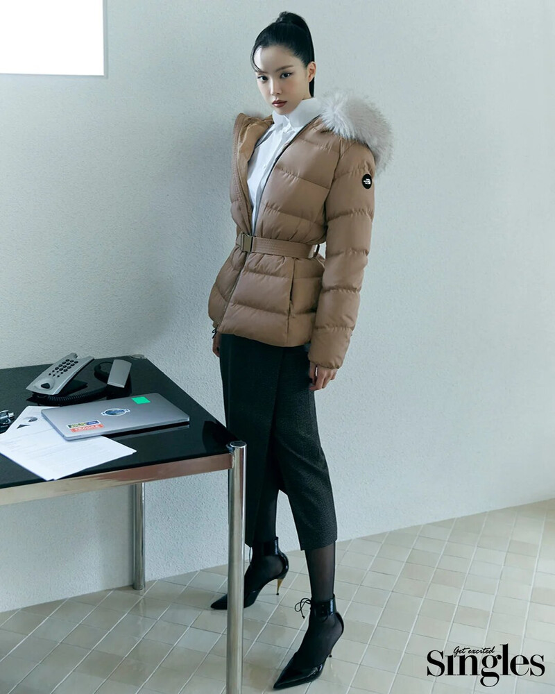 Naeun for Singles Magazine X THE NORTH FACE | November 2023 Issue documents 9