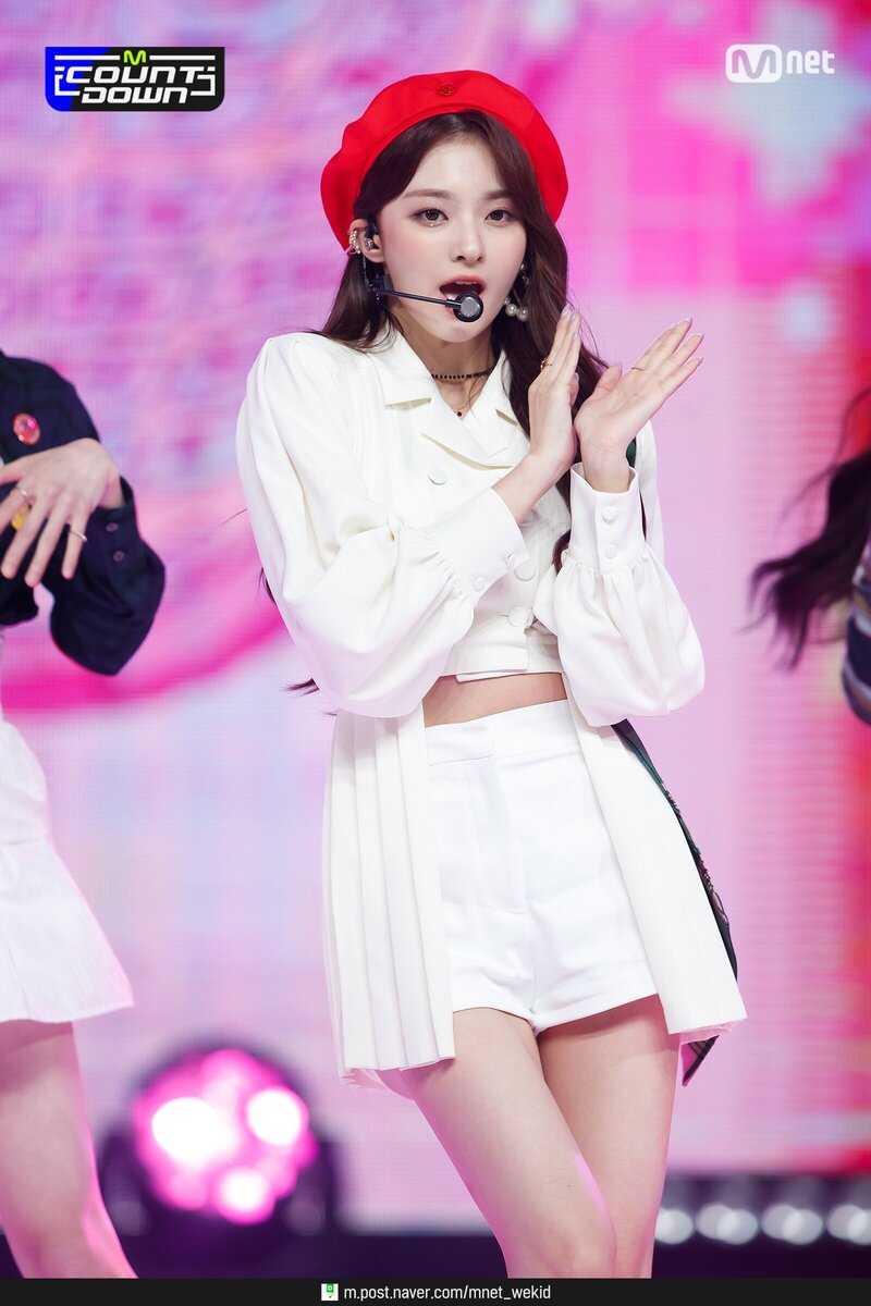 210909 fromis_9 - 'Talk & Talk' at M Countdown documents 14