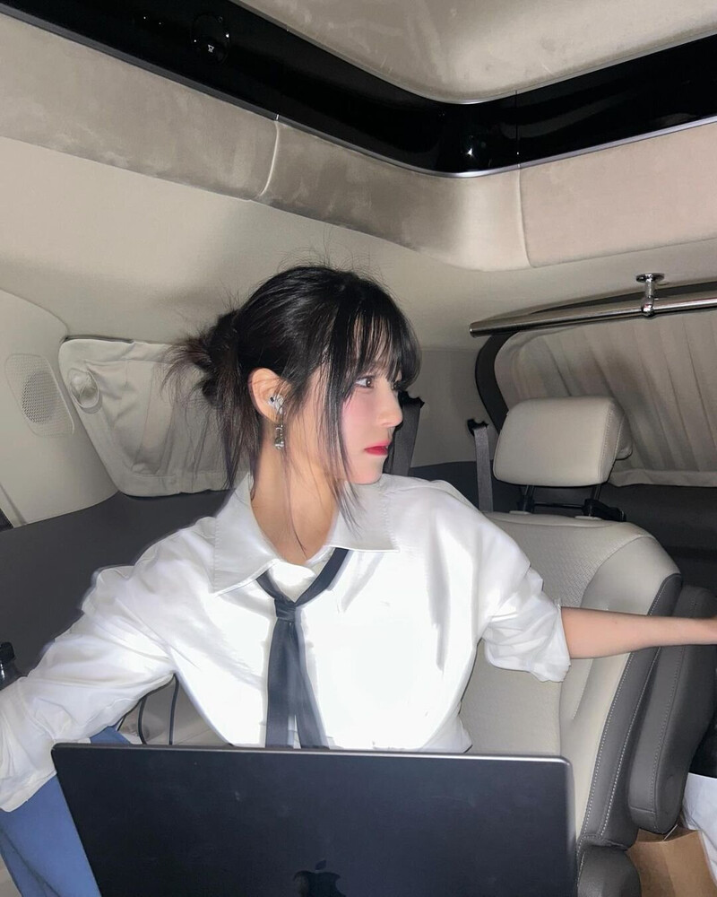 240531 fromis_9 Jiheon Instagram Update documents 2