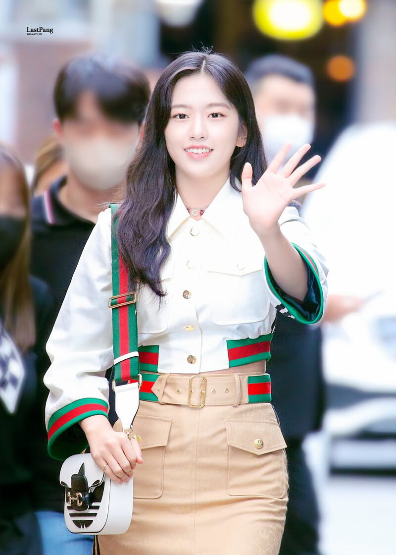 220607 IVE Yujin - ADIDAS x GUCCI Pop-Up Store Opening In Seoul documents 2
