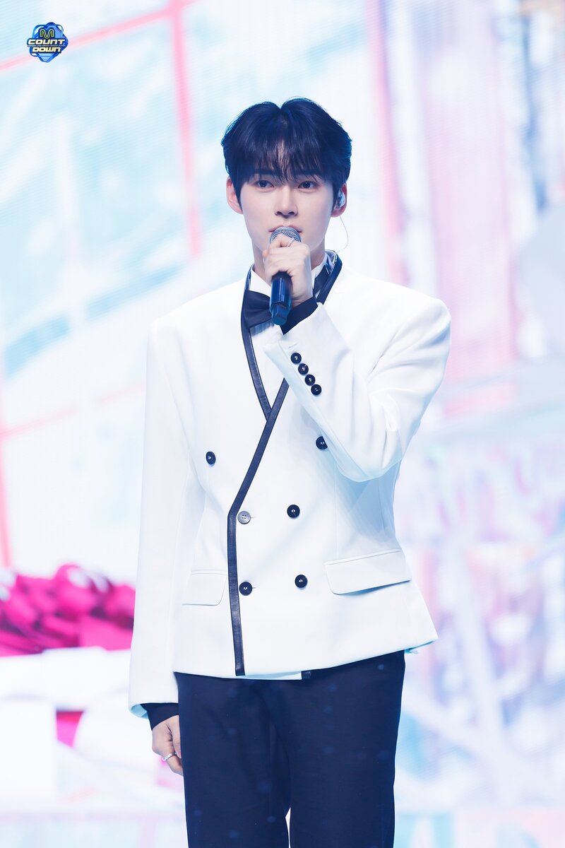 240111 MC Hanbin - 'First Snow' Special Stage at M Countdown documents 2