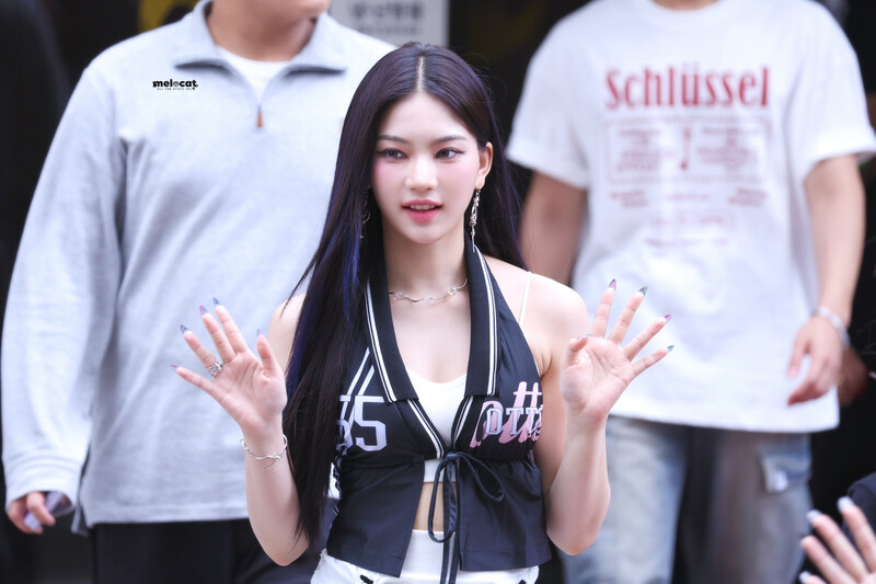 240705 STAYC Isa - Music Bank Commute documents 3