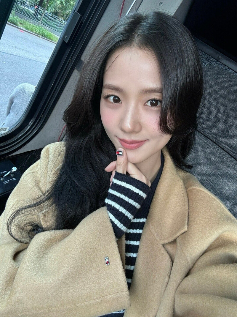 241026 - JISOO SNS Updates documents 1